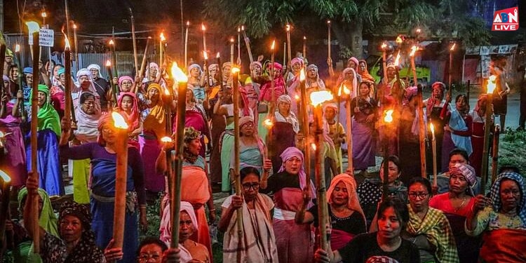 Manipur: जातीय संघर्ष का एक साल...मैदानी और पहाड़ी जिलों की सीमाओं में बंटा राज्य; पीढ़ियों का साथ छूटा