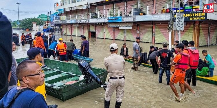 Manipur: हिंसा के बाद मौसम की मार से बेहाल मणिपुर, बारिश के पानी से लबालब हुआ राजभवन