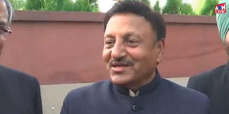 ECI: 'फिर गाली खाएगी, शायद गलत मुहूर्त में जन्म हुआ', ईवीएम को लेकर मजाकिया अंदाज में बोले मुख्य चुनाव आयुक्त