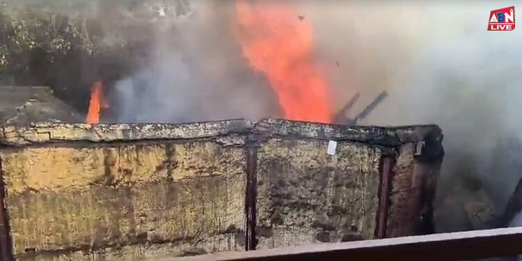 Fire in Chandni Chowk: चांदनी चौक इलाके में लगी भीषण आग, मौके पर दमकल की 14 गाड़ियां; मार्केट में अफरा-तफरी