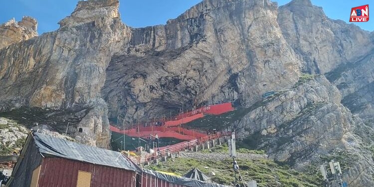 Amarnath Yatra : अमरनाथ यात्रियों में भारी उत्साह, चौथे दिन 22,715 श्रद्धालुओं ने किए महादेव के दर्शन