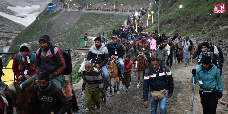 Amarnath Yatra : बाबा बर्फानी के दर्शनार्थियों का आंकड़ा आज हो सकता है 3 लाख के पार, घाटी में उत्साह की बयार