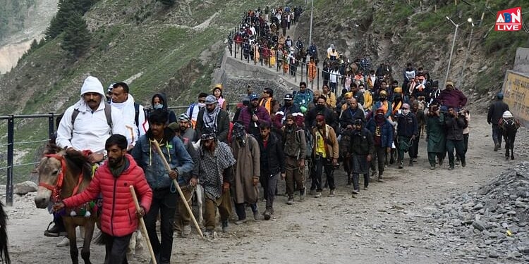 Amarnath Yatra: शिवभक्तों में भारी उत्साह, तीन दिन में 51 हजार से ज्यादा श्रद्धालु दरबार में पहुंचे