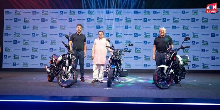 Bajaj Freedom 125: भारत में लॉन्च हुई बजाज फ्रीडम 125 सीएनजी मोटरसाइकिल, जानें कीमत, माइलेज, फीचर्स और डिटेल्स