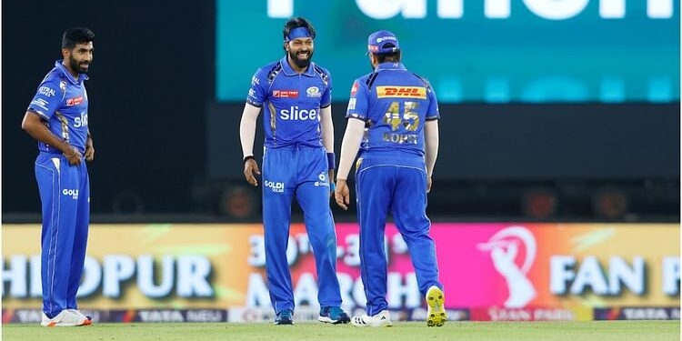 Hardik vs Rohit: 'आपके खिलाफ दुनिया...', हार्दिक-रोहित कप्तानी विवाद पर बुमराह ने तोड़ी चुप्पी, जानें क्या कहा