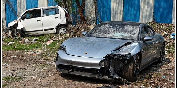 Pune Porsche Case: पोर्श कार हादसे में पुणे पुलिस ने दाखिल की 900 पन्नों की चार्जशीट, SC में दायर करेगी SLP