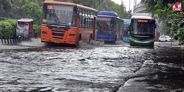 Weather: बारिश से लोगों को उमस से मिली राहत, जलभराव से हुई परेशानी; जानें अगले सात दिन कैसा रहेगा मौसम