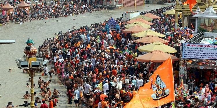 हरिद्वार में शिवभक्तों का सैलाब: पैर में घुंघरू, जुबां पर हर-हर महादेव...एक करोड़ 83 लाख से ज्यादा ने भरा जल