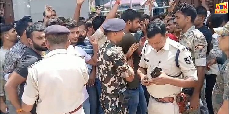 Bihar Police: इस सेंटर पर परीक्षा देने आए सिपाही अभ्यर्थियों ने किया बवाल, राज्य में गड़बड़ी करने वाले नौ मिले