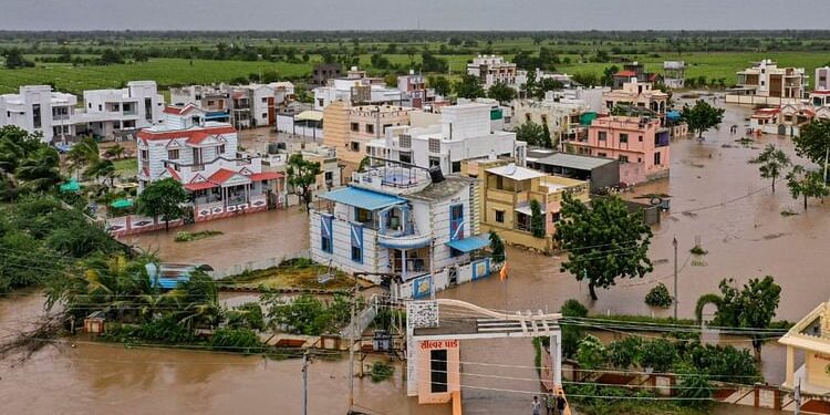 Gujarat: ओमान की ओर बढ़ा चक्रवात असना, गुजरात पर असर नहीं; अमित शाह ने गांधीनगर की जमीनी स्थिति की समीक्षा की