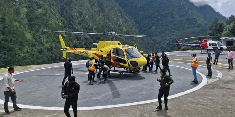 Kedarnath Cloudburst: फंसे यात्रियों को निकालने के लिए तीसरे दिन रेस्क्यू जारी...थारू कैंप में मिला एक शव