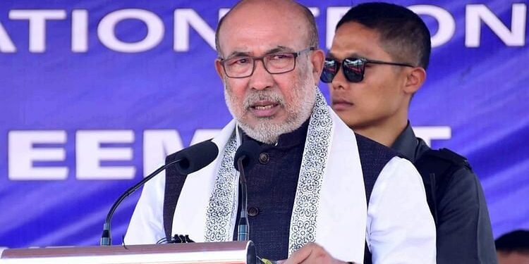 Manipur: CM बोले- थाडौ जनजाति को इंफाल बुलाने पर विचार कर रही सरकार; राज्यपाल ने चुराचांदपुर का दौरा किया