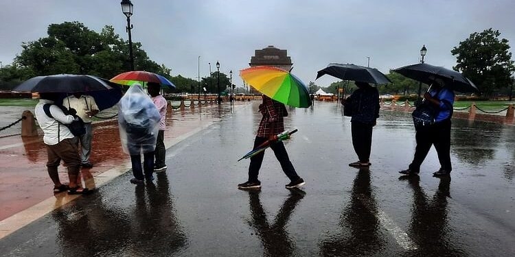 Weather Update: दिल्ली-एनसीआर के कई इलाकों में हुई बारिश, जानें अगले दो दिन कैसा रहेगा मौसम