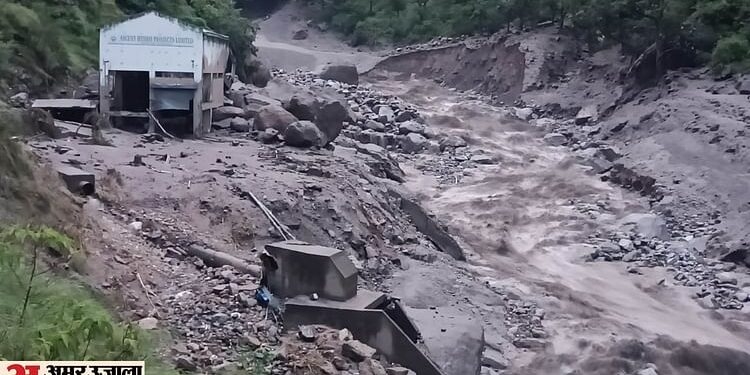 Weather : हिमाचल और जम्मू में बादल फटे, नदी नालों में उफान... ऊना में पांच बच्चे बहे; पंजाब के 12 जिले जलमग्न