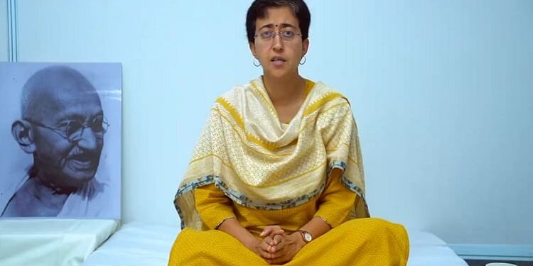 Delhi CM Atishi : आतिशी आज लेंगी मुख्यमंत्री पद की शपथ, राजनिवास में समारोह की तैयारी पूरी; पांच बनेंगे मंत्री