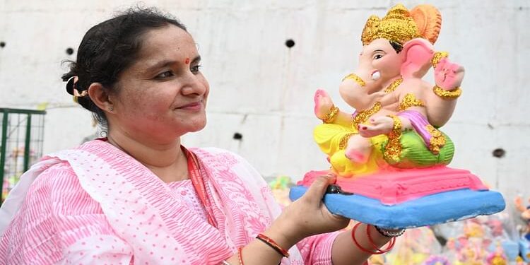 Ganesh Chaturthi 2024: आज पूजा के लिए मिलेंगे 2 घंटे 31 मिनट, जानिए शुभ मुहूर्त, ऐसे करें बप्पा का पूजन