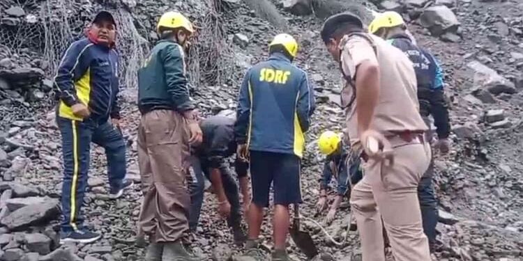 Kedarnath: सोनप्रयाग भूस्खलन क्षेत्र में रेस्क्यू, मलबे से निकाले तीन शव, मृतकों की संख्या हुई पांच, तीन घायल