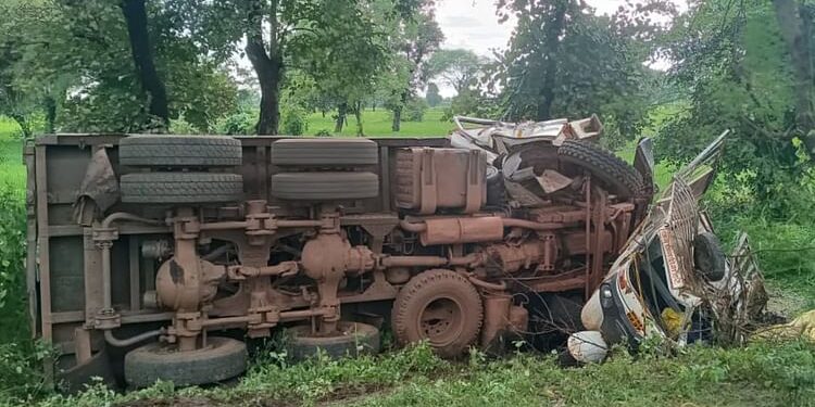 MP Road Accident: जबलपुर में ऑटो पर पलटा हाइवा वाहन, सात लोगों की मौत, सीएम ने मुआवजे का एलान किया