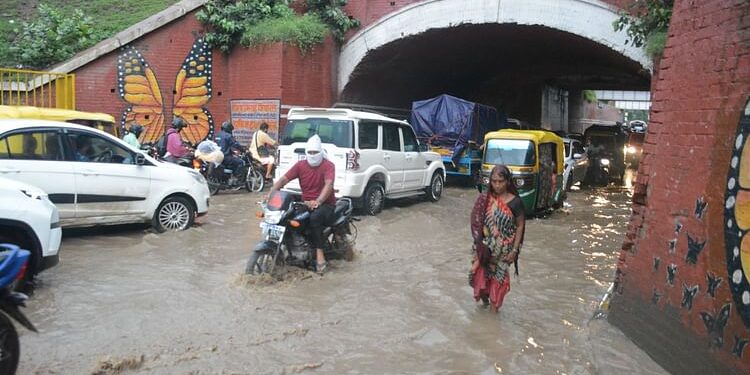 Weather Updates: बिहार में मानसून को लेकर IMD ने जारी किया अलर्ट, वडोदरा में भारी वर्षा ने बढ़ाई मुश्किलें