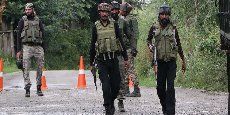 Jammu Terror Attack: जम्मू-कश्मीर में एक और आतंकी हमला, त्राल में यूपी के मजदूर को दहशतगर्दों ने मारी गोली