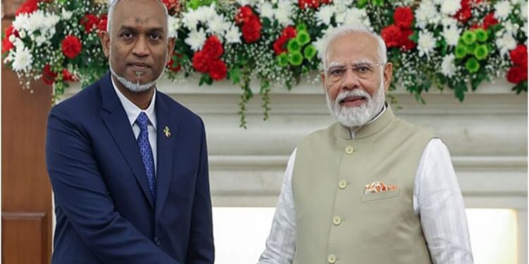 Maldives: भारत की चेतावनी के बाद नरम पड़े मुइज्जू के तेवर, पीएम मोदी को दिया मालदीव आने का निमंत्रण