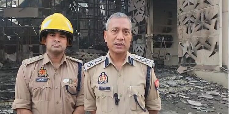 Noida Fire: बैंक्वेट हॉल में लगी भीषण आग, इलेक्ट्रीशियन की हुई मौत; दमकल विभाग की 15 गाड़ियों ने पाया काबू