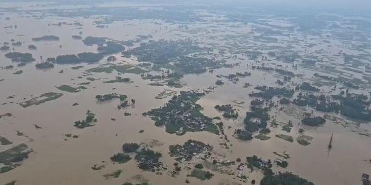 तबाही का मंजर: नेपाल में बारिश-भूस्खलन से 205 की मौत, बिहार में सात तटबंध टूटे, कई गांव डूबे