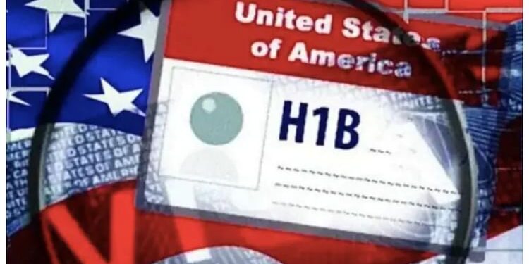 H-1B Visa: अमेरिका ने एच-1बी वीजा में आज से किए बड़े बदलाव, जानिए भारतीय पेशेवरों पर क्या होगा असर