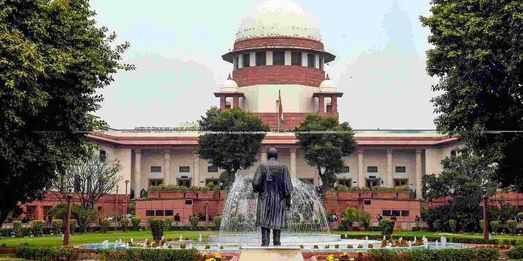 Supreme Court: अमेजन-फ्लिपकार्ट के खिलाफ CCI जांच का मामला, सभी याचिकाएं कर्नाटक उच्च न्यायालय स्थानांतरित