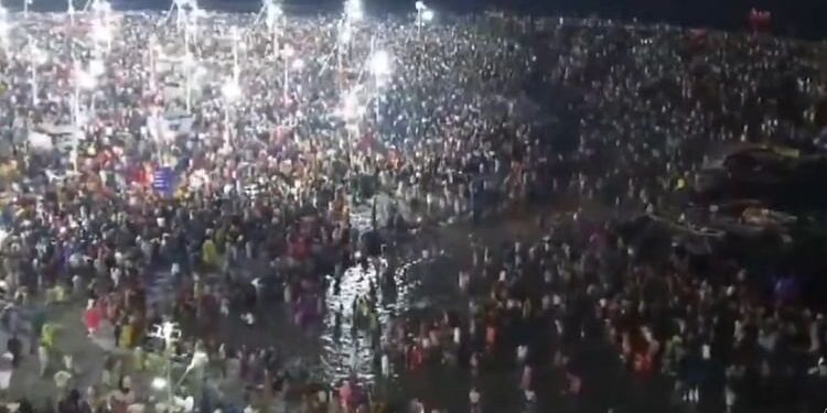 Mahakumbh 2025 Live : माघी पूर्णिमा पर संगमनगरी में जनसैलाब, करोड़ों श्रद्धालु लगा रहे आस्था की डुबकी