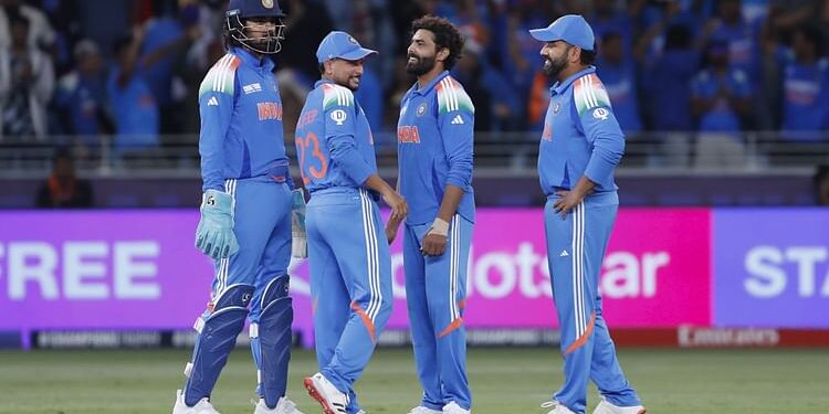 IND vs NZ: ऑस्ट्रेलिया से सामने के लिए तैयार हैं रोहित शर्मा, न्यूजीलैंड को हराने में वरुण के योगदान को सराहा