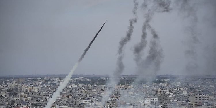 Israel: ईरान के खिलाफ भी इस्राइल ने अपनाई लेबनान पर किए हमलों जैसी रणनीति; मोसाद ने पहले ही कर दिया था ये काम