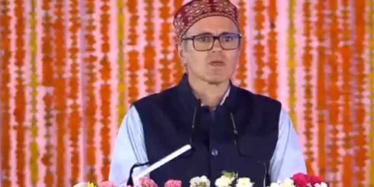 Jammu & Kashmir: ईरान से निकाले गए छात्रों के लिए सीएम उमर का एलान, दिल्ली से मिलेगी डीलक्स बसों की सुविधा