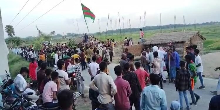 Bihar : मोहर्रम जुलूस के दौरान हाईटेंशन तार की चपेट में आया ताजिया, करंट से झुलसे शख्स की मौत; कई घायल