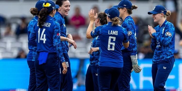 Lord's ODI: बारिश से बाधित मैच में इंग्लैंड ने भारतीय महिला टीम को 8 विकेट से हराया, सोफी बनीं प्लेयर ऑफ द मैच