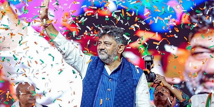 Siddaramaiah Vs Shivakumar: क्या कर्नाटक का 'पद संघर्ष' जारी है? संत बोले- शिवकुमार ऊंचे पद के काबिल; डीके मौन