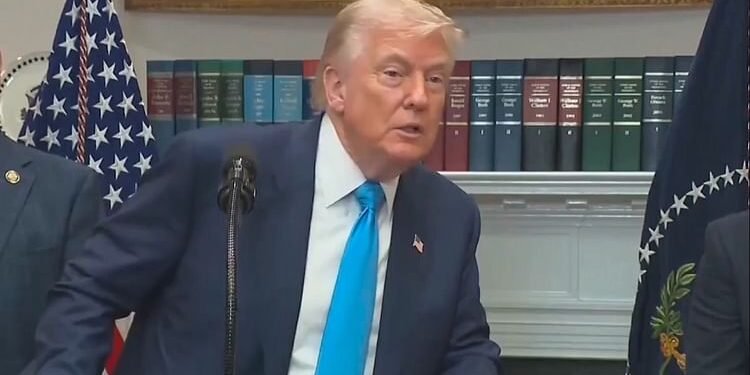 US Tariffs: राष्ट्रपति ट्रंप ने कहा- अभी भारत के साथ बातचीत जारी; BRICS का जिक्र कर बोले- डॉलर पर हमला नामंजूर