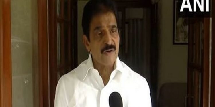 Air India: 'रनवे पर एक और विमान था, एअर इंडिया झूठ बोल रही', विमान की आपात लैंडिंग पर सांसद वेणुगोपाल का हमला