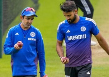 Akash Deep: 'मुझ पर मुझसे भी ज्यादा विश्वास करते हैं गंभीर', आकाश दीप ने भारतीय कोच की तारीफ में पढ़े कसीदे