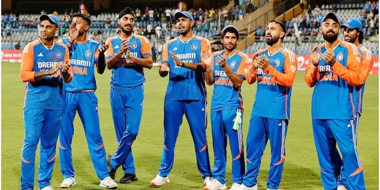 Asia Cup: एशिया कप में भारतीय प्लेइंग-11 कैसी दिखेगी? महान सुनील गावस्कर ने की भविष्यवाणी, इन चार को किया बाहर