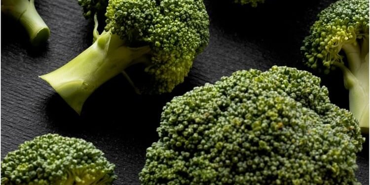 Botulism: क्या ब्रोकली भी हो सकती है जानलेवा? 52 वर्षीय व्यक्ति की मौत के बाद इस देश ने वापस मंगाई सारी ब्रोकली