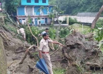 Chamoli Cloudburst Live: बादल फटने से तबाही, 90 परिवार प्रभावित, सीएम आज लेंगे क्षेत्र का जायजा
