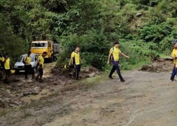 Chamoli Cloudburst live: धराली में फटा बादल; एसडीआरएफ-एनडीआरएफ ने संभाला मोर्चा, सीएम धामी पर जाना हाल