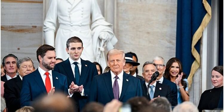 China: 'रूस से तेल खरीदने के चलते चीन पर भी टैरिफ लगा सकते हैं ट्रंप', उपराष्ट्रपति जेडी वेंस का बयान