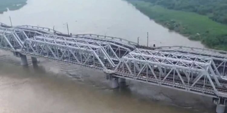 Delhi Floods: दिल्ली के इन इलाकों में बाढ़ का खतरा! हरियाणा से तेजी से बढ़ रहा पानी; 48 से 72 घंटे का अलर्ट