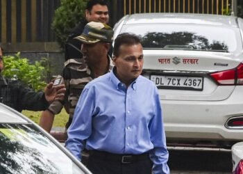 ED: 17000 करोड़ की धोखाधड़ी मामले में ईडी ने अनिल अंबानी से की 10 घंटे पूछताछ, फिर से किया जा सकता है तलब