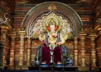 Ganesh Chaturthi Photos: लालबागचा राजा समेत देशभर में गणपति बप्पा की पूजा, श्रद्धालुओं के बीच आस्था-भक्ति...
