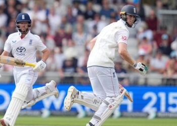 Ind vs Eng Live Score: 92 पर इंग्लैंड को पहला झटका, आकाश दीप ने बेन डकेट को पवेलियन भेजा; क्राउली क्रीज पर