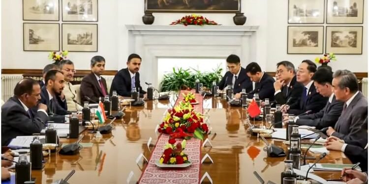 India China Ties: अजीत डोभाल से मिले चीनी विदेश मंत्री; सीमा पर शांति और PM मोदी की चीन यात्रा को लेकर हुई बात