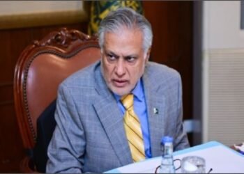 India-PAK Relations: भारत के सामने फिर गिड़गिड़ाया पाकिस्तान, इशाक डार बोले- इन शर्तों पर बातचीत के लिए तैयार